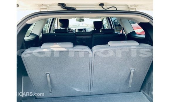 Buy Import Hyundai Santa Fe White Car in Import - Dubai in Agalega Islands Buy Import Hyundai Santa Fe White Car in Import - Dubai in Agalega Islands