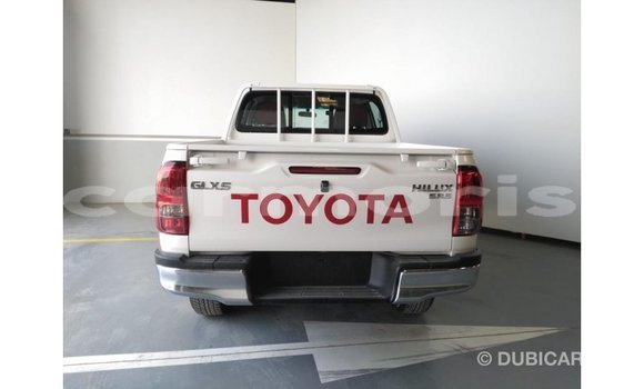 Buy Import Toyota Hilux White Car in Import - Dubai in Agalega Islands Buy Import Toyota Hilux White Car in Import - Dubai in Agalega Islands