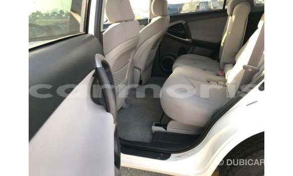 Buy Import Toyota HiAce White Truck in Import - Dubai in Agalega Islands Buy Import Toyota HiAce White Truck in Import - Dubai in Agalega Islands