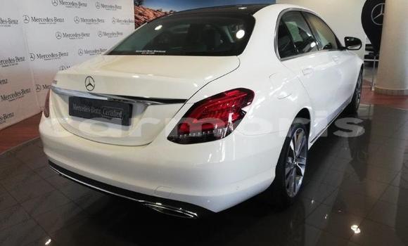 Buy Used Mercedes-Benz C–Class White Car in Port Louis in Port Louis District Buy Used Mercedes-Benz C–Class White Car in Port Louis in Port Louis District