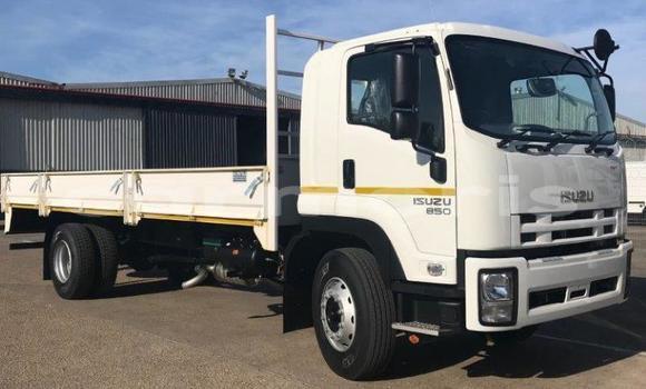 Buy Used Isuzu FTR 850 White Truck in Port Louis in Port Louis District Buy Used Isuzu FTR 850 White Truck in Port Louis in Port Louis District