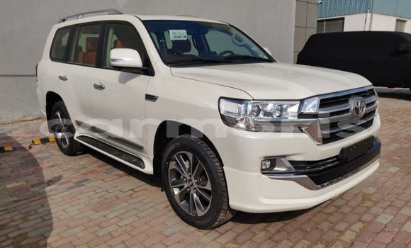 Acheter Import Voiture Toyota Land Cruiser Blanc à Import - Dubai, Îles Agalega Acheter Import Voiture Toyota Land Cruiser Blanc à Import - Dubai, Îles Agalega