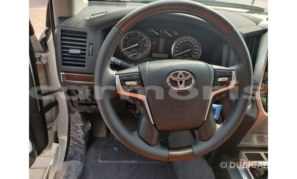 Acheter Import Voiture Toyota Land Cruiser Blanc à Import - Dubai, Îles Agalega Acheter Import Voiture Toyota Land Cruiser Blanc à Import - Dubai, Îles Agalega