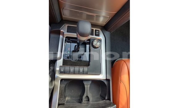 Acheter Import Voiture Toyota Land Cruiser Blanc à Import - Dubai, Îles Agalega Acheter Import Voiture Toyota Land Cruiser Blanc à Import - Dubai, Îles Agalega