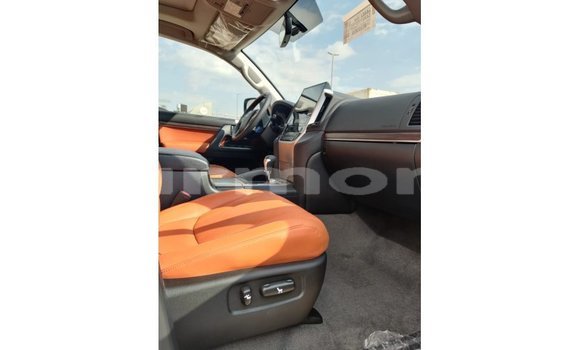 Acheter Import Voiture Toyota Land Cruiser Blanc à Import - Dubai, Îles Agalega Acheter Import Voiture Toyota Land Cruiser Blanc à Import - Dubai, Îles Agalega