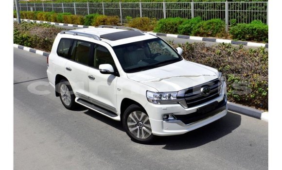 Buy Import Toyota Land Cruiser White Car in Import - Dubai in Agalega Islands Buy Import Toyota Land Cruiser White Car in Import - Dubai in Agalega Islands