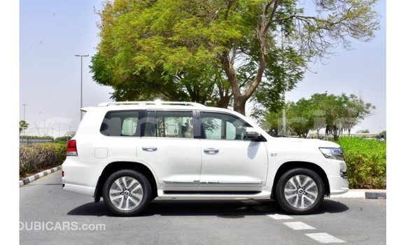 Buy Import Toyota Land Cruiser White Car in Import - Dubai in Agalega Islands Buy Import Toyota Land Cruiser White Car in Import - Dubai in Agalega Islands