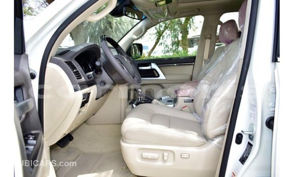 Buy Import Toyota Land Cruiser White Car in Import - Dubai in Agalega Islands Buy Import Toyota Land Cruiser White Car in Import - Dubai in Agalega Islands