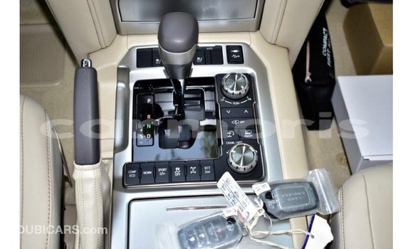 Buy Import Toyota Land Cruiser White Car in Import - Dubai in Agalega Islands Buy Import Toyota Land Cruiser White Car in Import - Dubai in Agalega Islands