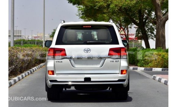 Buy Import Toyota Land Cruiser White Car in Import - Dubai in Agalega Islands Buy Import Toyota Land Cruiser White Car in Import - Dubai in Agalega Islands