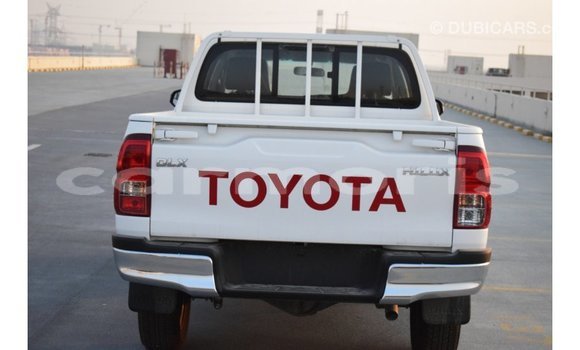 Buy Import Toyota Hilux White Car in Import - Dubai in Agalega Islands Buy Import Toyota Hilux White Car in Import - Dubai in Agalega Islands