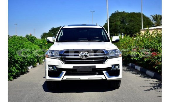 Buy Import Toyota Land Cruiser White Car in Import - Dubai in Agalega Islands Buy Import Toyota Land Cruiser White Car in Import - Dubai in Agalega Islands