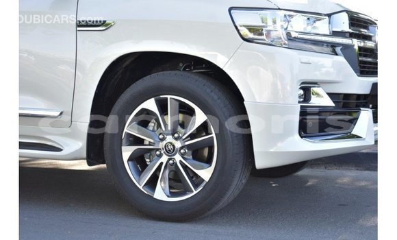 Buy Import Toyota Land Cruiser White Car in Import - Dubai in Agalega Islands Buy Import Toyota Land Cruiser White Car in Import - Dubai in Agalega Islands