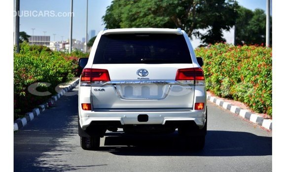 Buy Import Toyota Land Cruiser White Car in Import - Dubai in Agalega Islands Buy Import Toyota Land Cruiser White Car in Import - Dubai in Agalega Islands