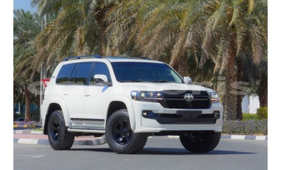 Buy Import Toyota Land Cruiser White Car in Import - Dubai in Agalega Islands Buy Import Toyota Land Cruiser White Car in Import - Dubai in Agalega Islands