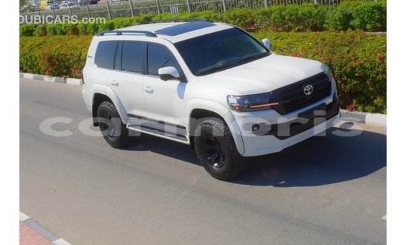 Buy Import Toyota Land Cruiser White Car in Import - Dubai in Agalega Islands Buy Import Toyota Land Cruiser White Car in Import - Dubai in Agalega Islands