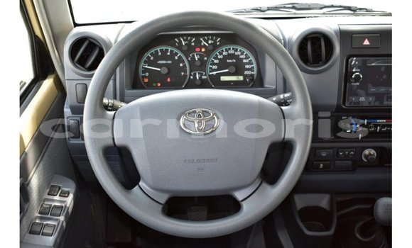 Buy Import Toyota Land Cruiser Beige Car in Import - Dubai in Agalega Islands Buy Import Toyota Land Cruiser Beige Car in Import - Dubai in Agalega Islands