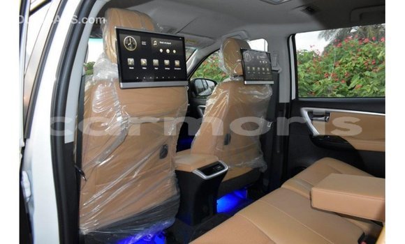 Buy Import Toyota Fortuner White Car in Import - Dubai in Agalega Islands Buy Import Toyota Fortuner White Car in Import - Dubai in Agalega Islands
