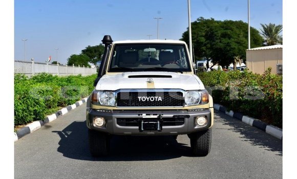 Buy Import Toyota Land Cruiser Beige Car in Import - Dubai in Agalega Islands Buy Import Toyota Land Cruiser Beige Car in Import - Dubai in Agalega Islands