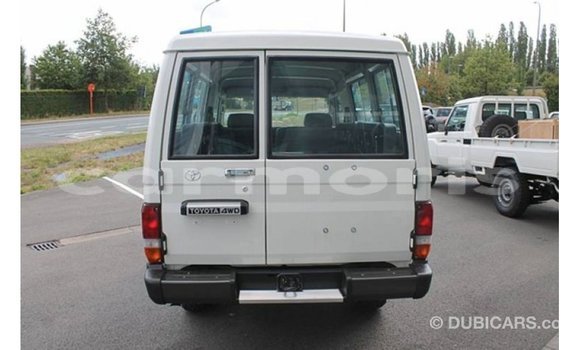 Buy Import Toyota Land Cruiser White Car in Import - Dubai in Agalega Islands Buy Import Toyota Land Cruiser White Car in Import - Dubai in Agalega Islands