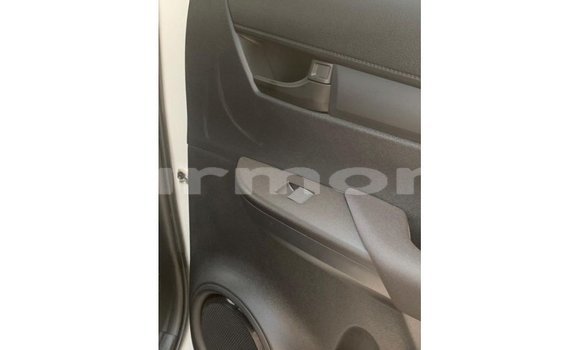 Buy Import Toyota Hilux White Car in Import - Dubai in Agalega Islands Buy Import Toyota Hilux White Car in Import - Dubai in Agalega Islands