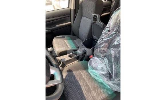 Buy Import Toyota Hilux White Car in Import - Dubai in Agalega Islands Buy Import Toyota Hilux White Car in Import - Dubai in Agalega Islands