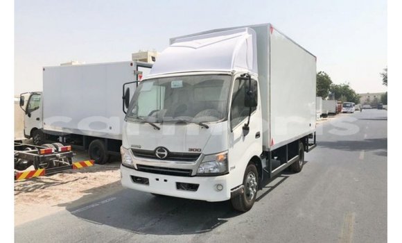 Buy Import Hino 300 Series White Truck in Import - Dubai in Agalega Islands