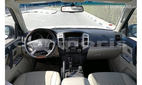 Buy Import Mitsubishi Pajero White Car in Import - Dubai in Agalega Islands Buy Import Mitsubishi Pajero White Car in Import - Dubai in Agalega Islands