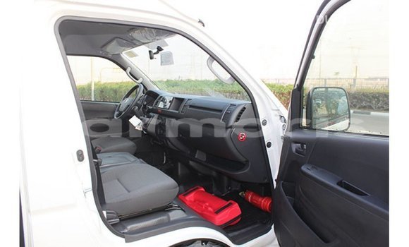 Buy Import Toyota Hiace White Car in Import - Dubai in Agalega Islands Buy Import Toyota Hiace White Car in Import - Dubai in Agalega Islands