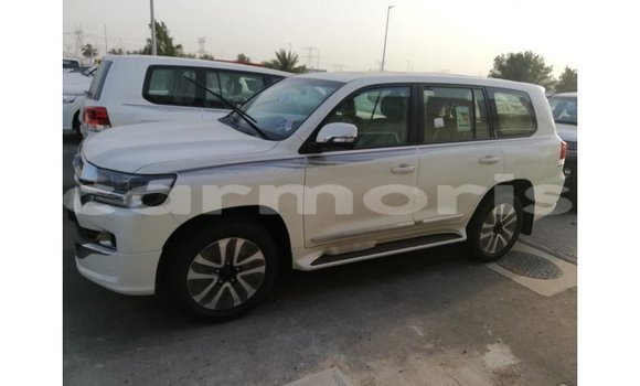 Buy Import Toyota Land Cruiser White Car in Import - Dubai in Agalega Islands Buy Import Toyota Land Cruiser White Car in Import - Dubai in Agalega Islands