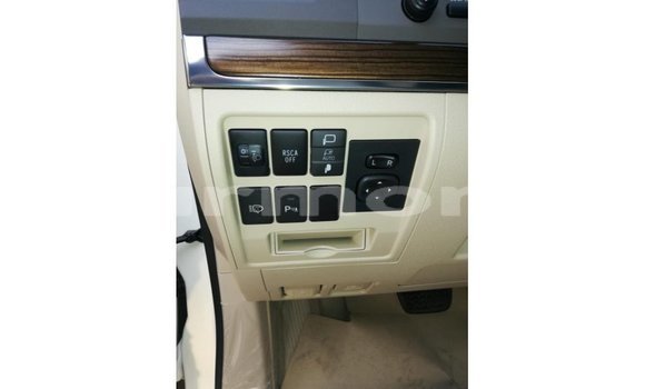 Buy Import Toyota Land Cruiser White Car in Import - Dubai in Agalega Islands Buy Import Toyota Land Cruiser White Car in Import - Dubai in Agalega Islands