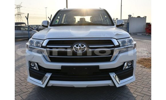 Buy Import Toyota Land Cruiser White Car in Import - Dubai in Agalega Islands Buy Import Toyota Land Cruiser White Car in Import - Dubai in Agalega Islands