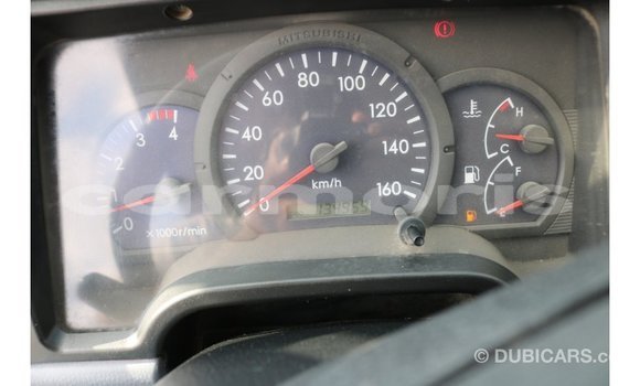 Buy Import Mitsubishi Carisma White Car in Import - Dubai in Agalega Islands