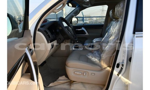 Buy Import Toyota Land Cruiser White Car in Import - Dubai in Agalega Islands Buy Import Toyota Land Cruiser White Car in Import - Dubai in Agalega Islands