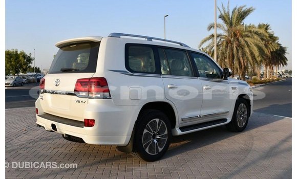 Buy Import Toyota Land Cruiser White Car in Import - Dubai in Agalega Islands Buy Import Toyota Land Cruiser White Car in Import - Dubai in Agalega Islands