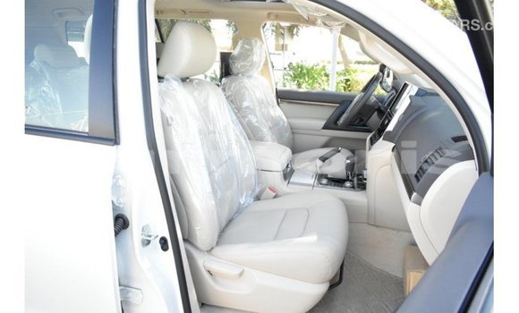 Buy Import Toyota Land Cruiser White Car in Import - Dubai in Agalega Islands Buy Import Toyota Land Cruiser White Car in Import - Dubai in Agalega Islands