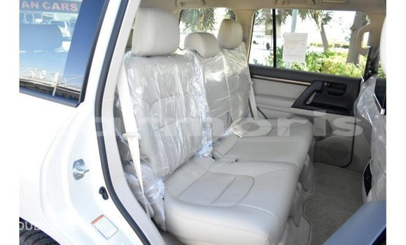 Buy Import Toyota Land Cruiser White Car in Import - Dubai in Agalega Islands Buy Import Toyota Land Cruiser White Car in Import - Dubai in Agalega Islands
