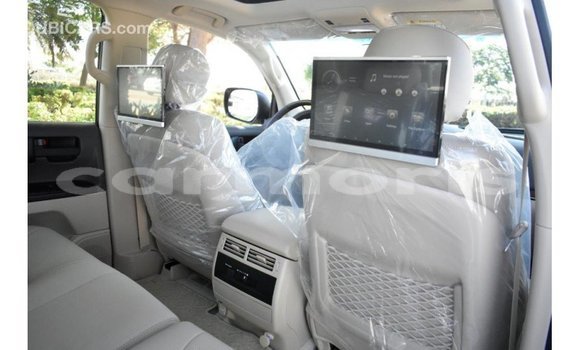 Buy Import Toyota Land Cruiser White Car in Import - Dubai in Agalega Islands Buy Import Toyota Land Cruiser White Car in Import - Dubai in Agalega Islands