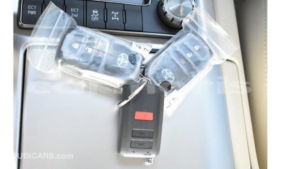 Buy Import Toyota Land Cruiser White Car in Import - Dubai in Agalega Islands Buy Import Toyota Land Cruiser White Car in Import - Dubai in Agalega Islands