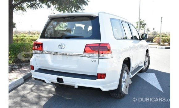 Buy Import Toyota Land Cruiser White Car in Import - Dubai in Agalega Islands Buy Import Toyota Land Cruiser White Car in Import - Dubai in Agalega Islands