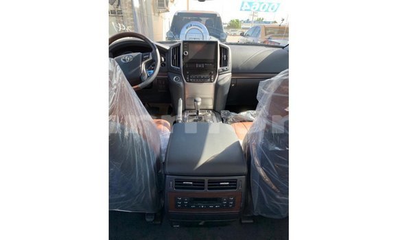 Acheter Import Voiture Toyota Land Cruiser Blanc à Import - Dubai, Îles Agalega Acheter Import Voiture Toyota Land Cruiser Blanc à Import - Dubai, Îles Agalega