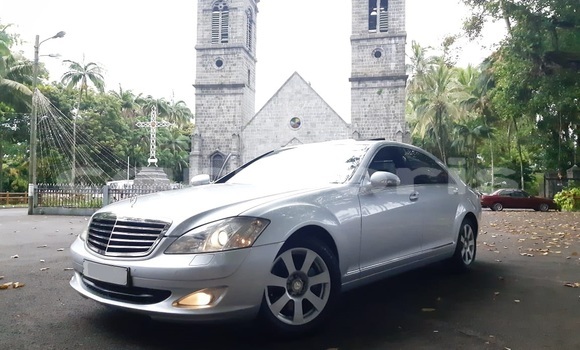 Buy Used Mercedes-Benz S–Class Silver Car in Bel Air in Flacq Buy Used Mercedes-Benz S–Class Silver Car in Bel Air in Flacq