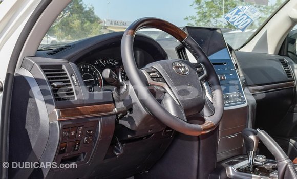 Buy Import Toyota Land Cruiser White Car in Import - Dubai in Agalega Islands Buy Import Toyota Land Cruiser White Car in Import - Dubai in Agalega Islands