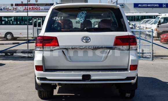 Buy Import Toyota Land Cruiser White Car in Import - Dubai in Agalega Islands Buy Import Toyota Land Cruiser White Car in Import - Dubai in Agalega Islands
