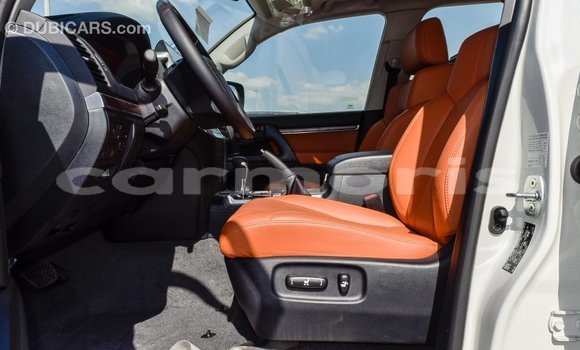 Acheter Import Voiture Toyota Land Cruiser Blanc à Import - Dubai, Îles Agalega Acheter Import Voiture Toyota Land Cruiser Blanc à Import - Dubai, Îles Agalega