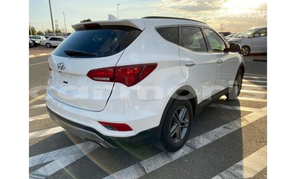 Buy Import Hyundai Santa Fe White Car in Import - Dubai in Agalega Islands Buy Import Hyundai Santa Fe White Car in Import - Dubai in Agalega Islands