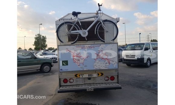 Buy Import Kia Carens White Car in Import - Dubai in Agalega Islands Buy Import Kia Carens White Car in Import - Dubai in Agalega Islands