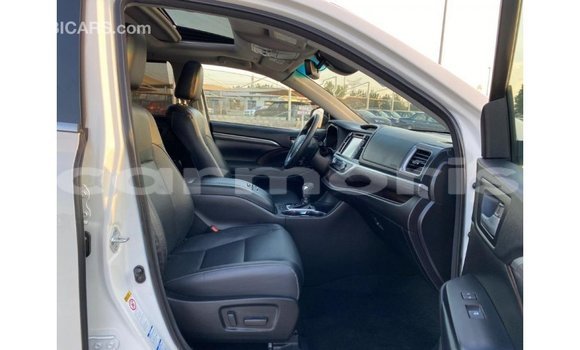 Buy Import Toyota Highlander White Car in Import - Dubai in Agalega Islands Buy Import Toyota Highlander White Car in Import - Dubai in Agalega Islands