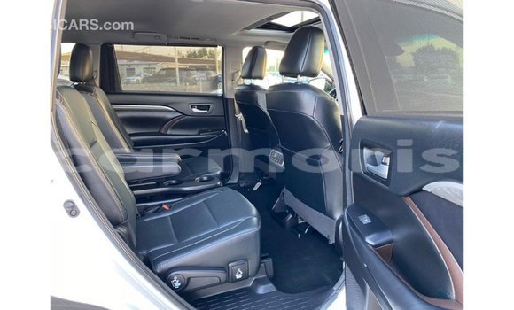 Buy Import Toyota Highlander White Car in Import - Dubai in Agalega Islands Buy Import Toyota Highlander White Car in Import - Dubai in Agalega Islands