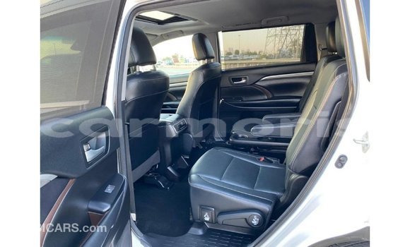 Buy Import Toyota Highlander White Car in Import - Dubai in Agalega Islands Buy Import Toyota Highlander White Car in Import - Dubai in Agalega Islands
